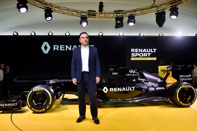 Par finanšu noziegumiem arestēts "Renault" boss