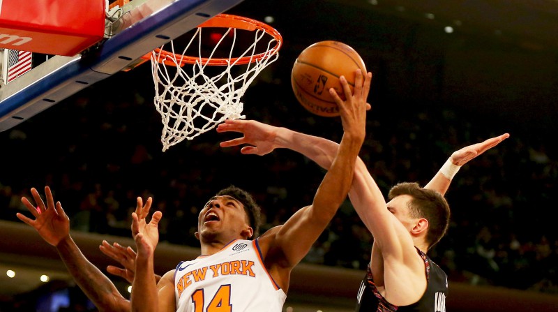 Kurucs pirmoreiz bez punktiem, "Nets" derbijā notur uzvaru pār "Knicks"
