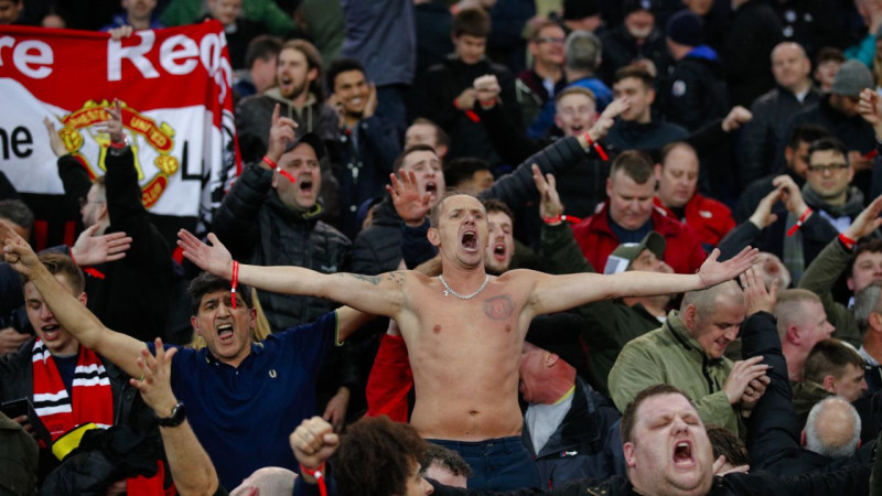 Pēc dramatiskās uzvaras Parīzē sadurts "Manchester United" fans