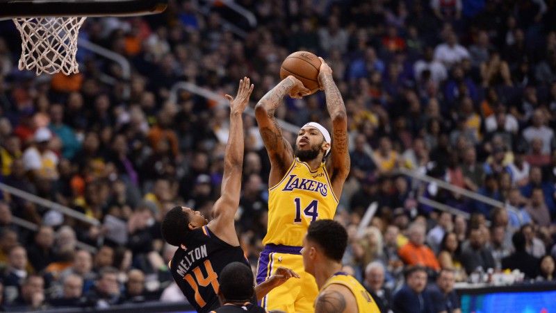 "Lakers" uzbrucējs Ingrems pēc operācijas pagūs atlabt līdz nākamās sezonas sākumam