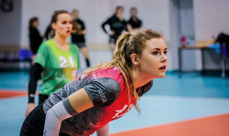 Dāmu volejbola čempionāta fināla atbildes cīņa Rīgā: RVS jāpaveic brīnums
