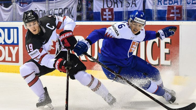 Slovākijas hokejists: "Mūsu līdzjutēji nedrīkst uzvesties kā pērtiķu bars"