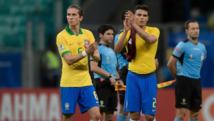 Silva: "Brazīlijas izlase nebija pelnījusi mūsu līdzjutēju veikto izsvilpšanu"