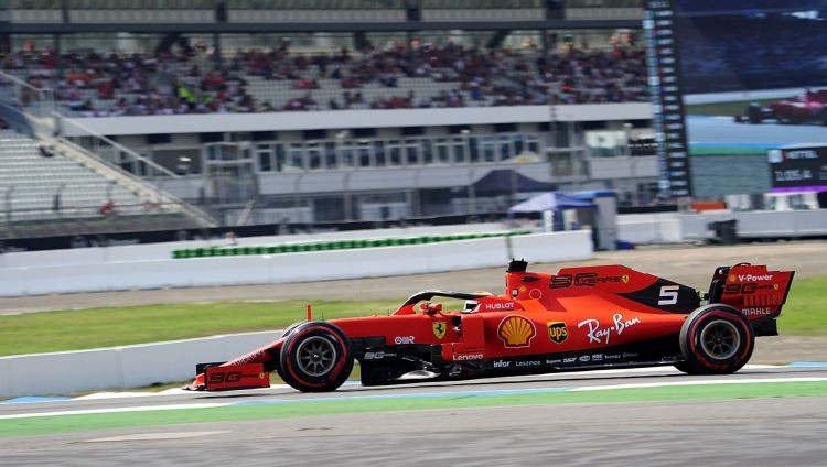 "Ferrari" piloti svelmainajā Hokenheimā uzrāda ātrākos laikus treniņbraucienos