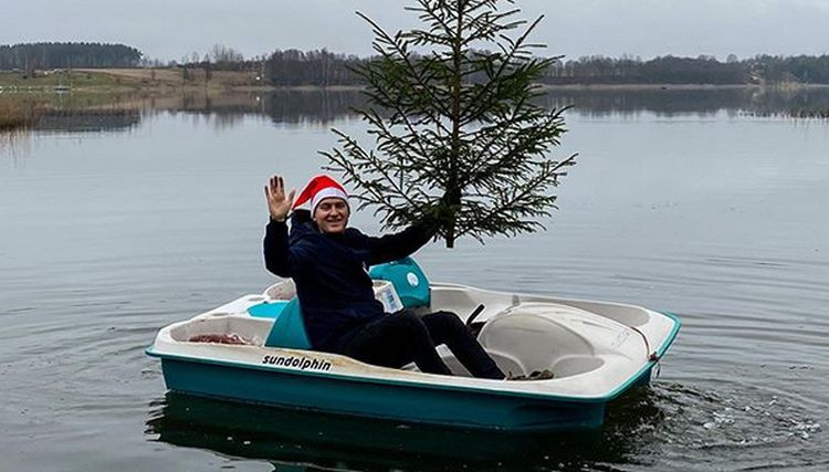 Kā uz paplātes: Latvijas sporta personības sveic Ziemassvētkos