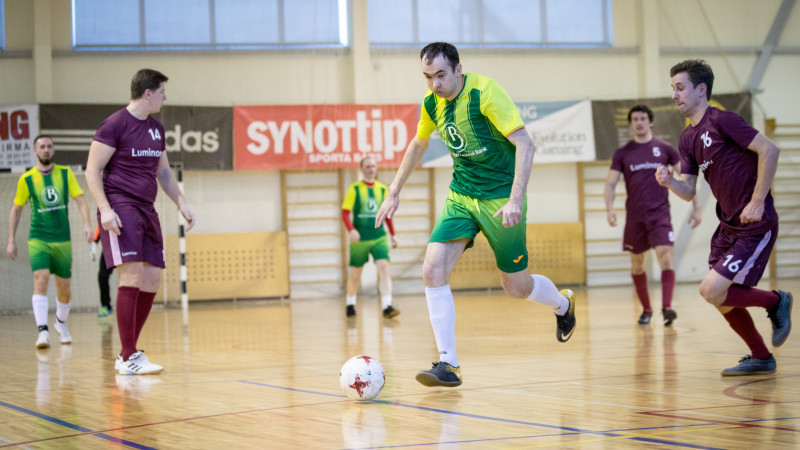 Nedēļas nogalē startēs pirmais Latvijas korporatīvais telpu futbola čempionāts