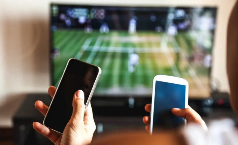Tiešsaistes video satura skatīšanās Latvijā pirmajā karantīnas mēnesī pieaugusi par 67%