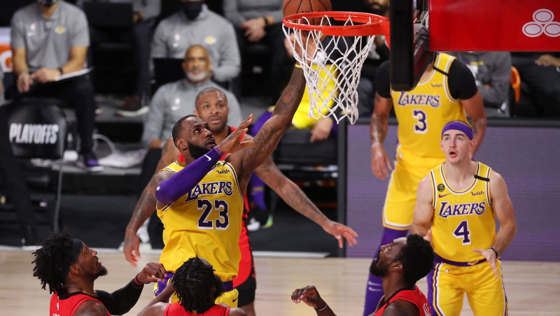 "Lakers" dominē soda laukumā un panāk 3-1, Deiviss un Lebrons pārliecinoši
