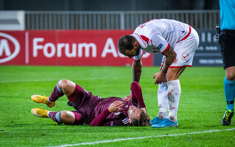 Futbola sabiedrība meklē iemeslus Latvijas izlases neveiksmju sērijai
