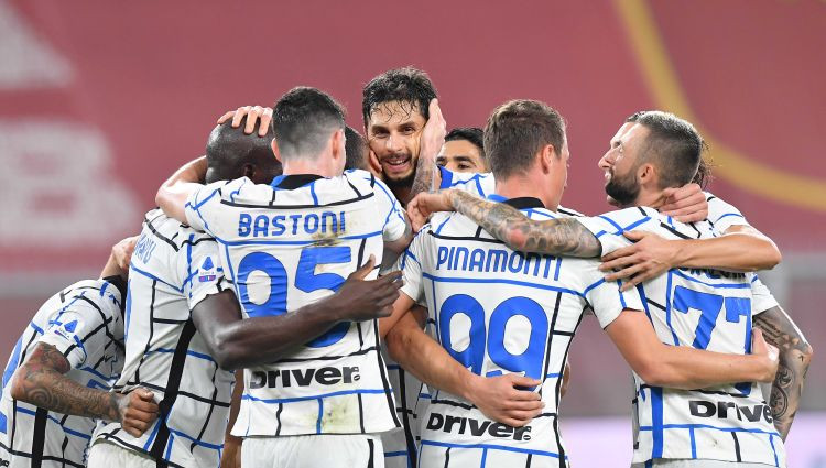 ''Inter'' viesos iesit divus ''Genoa'', ''Sassuolo'' turpina sekmīgo sezonas startu
