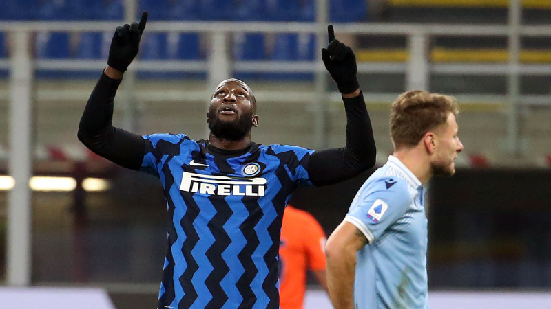"Inter" pieveic "Lazio" un kļūst par līderi, "Atalanta" vien beigās pieveic pastarīti