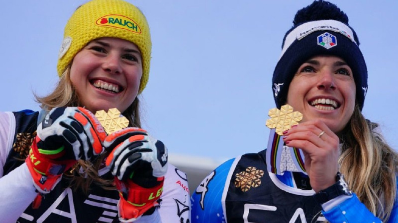 Basino uzvara paralēlajā slalomā atnes mājiniekiem pirmo medaļu, Līnsbergerei arī zelts
