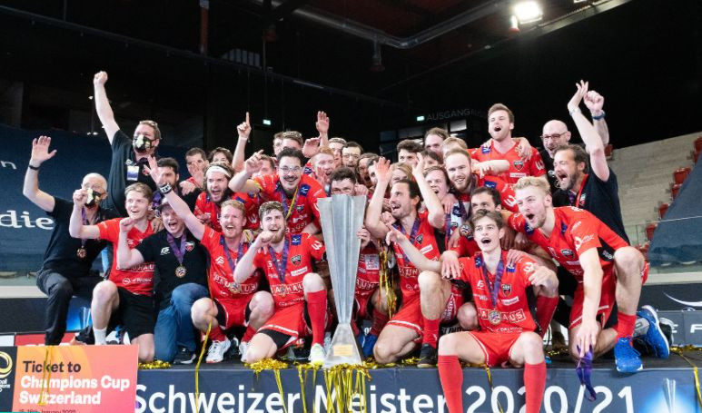 Floorball Koniz” otro reizi triumfē Šveices čempionātā