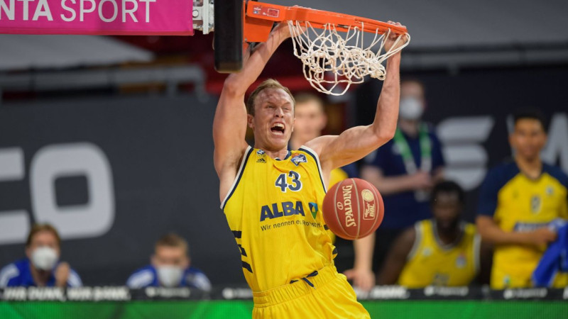 Berlīnes "Alba" basketbolisti otro gadu pēc kārtas triumfē Vācijas Bundeslīgā