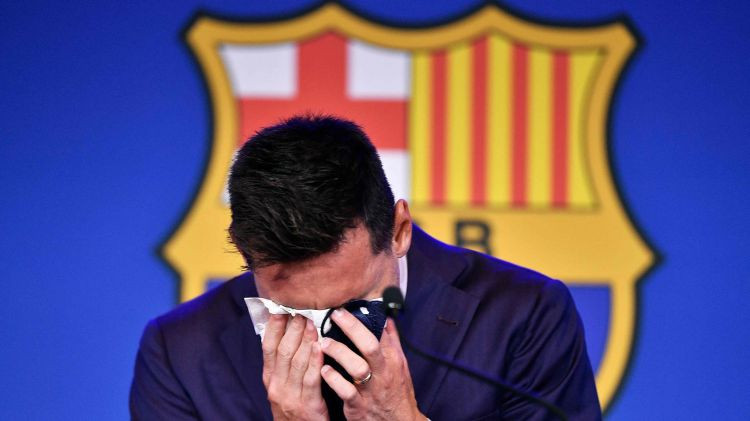 Mesi ar asarām acīs emocionāli atvadās no "Barcelona" kluba