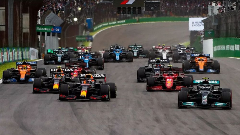 "Mercedes" draud sūdzēties tiesnešiem par katru "Red Bull" iespējamo pārkāpumu