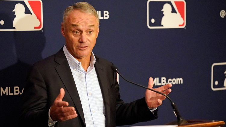 MLB ar spēlētājiem runā 16 stundas, taču līgumu vēl neparaksta