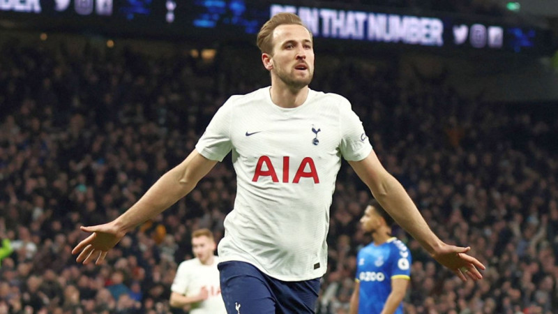 Keina divi vārti ļauj ''Tottenham'' izcīnīt trešo uzvaru sezonā
