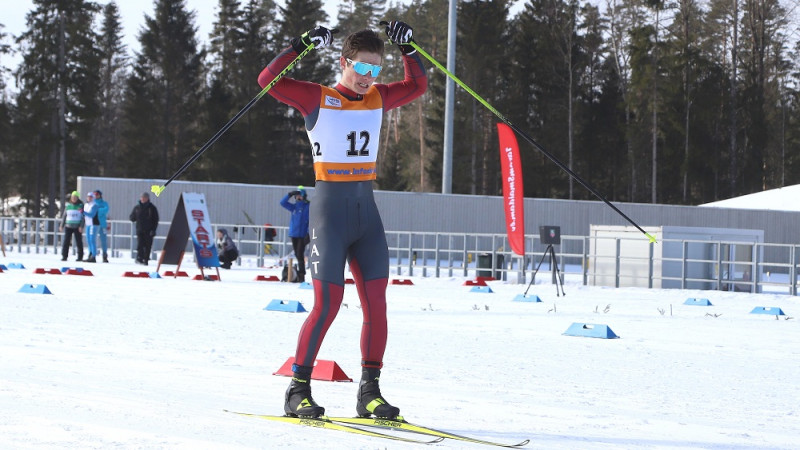 PJČ ceturtdaļfinālists Kaparkalējs un olimpiete Auziņa uzvar LČ un FIS slēpošanas sprintā
