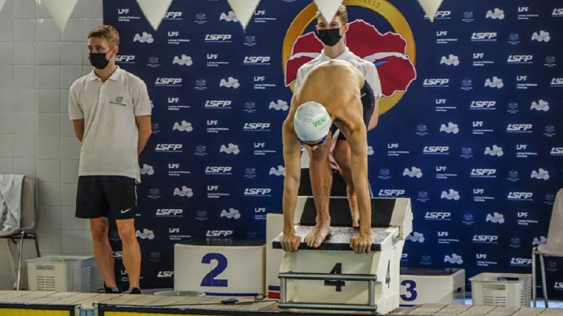 Latvijas kausa IV posmā peldēšanā vienādu augstvērtīgāko rezultātu uzrāda divas juniores