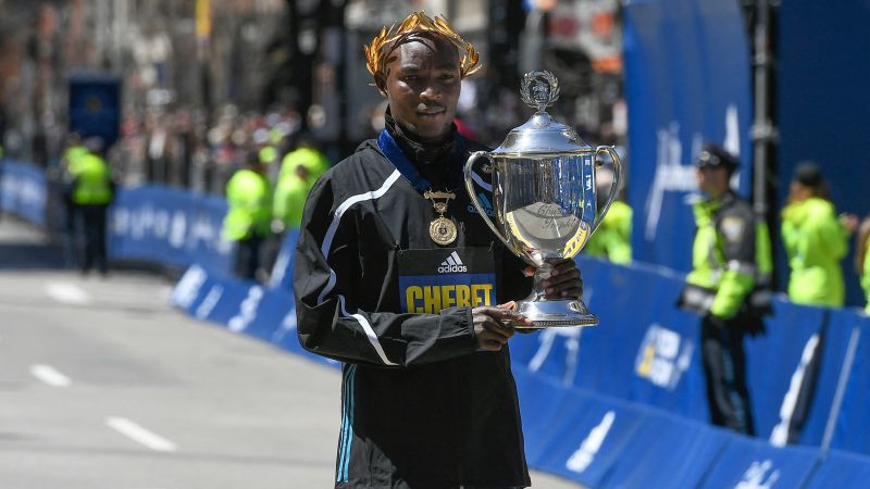 Bostonas maratonā uzvar olimpiskā čempione Jepčirčira un Čebets