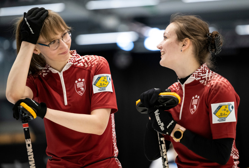 Pasaules čempionātā junioriem Latvija septiņos endos sagrauj Japānu