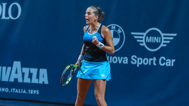 Itāliete Brondzeti savā pirmajā finālā WTA tūrē spēkosies pret rumāņu veterāni