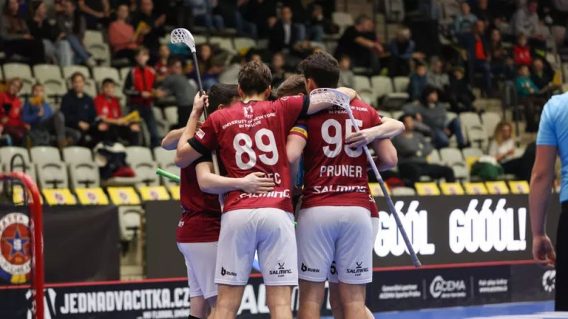 Blumberga klubs attālinās no play-off, favorīti grauj