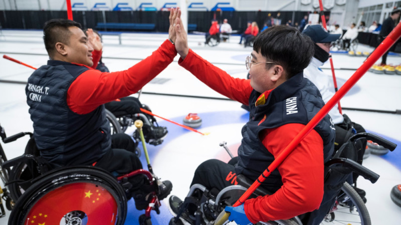 Ķīna saglabā pasaules čempionu titulu ratiņkērlinga komandu konkurencē