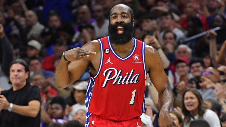 Hārdenam 13 piespēles un septiņi tālmetieni, NBA play-off sākas ar Filadelfijas uzvaru