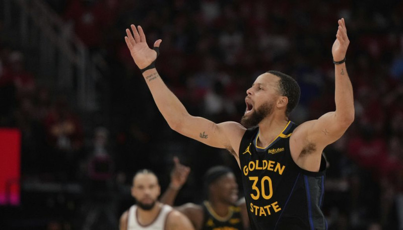 Karijs un Hilds palaiž kosmosā "Rockets", Indiana pirmajā spēlē pārsteidz "Cavs"