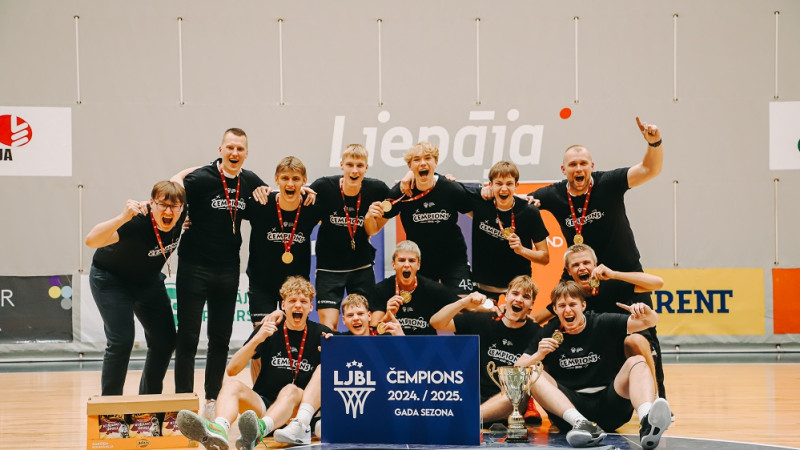 Normunds Lišiks, Kaspars Vecvagars un Valmieras U17 zēni uzvar 25 spēlēs pēc kārtas
