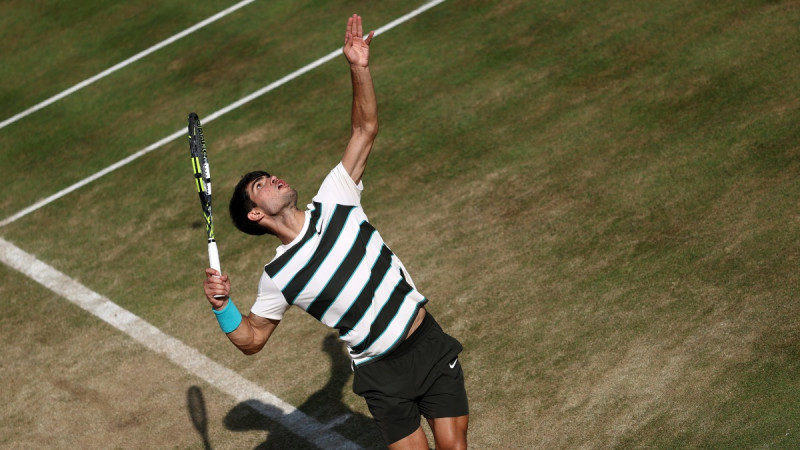 "French Open" finālisti Alkarass un Sinners sekmīgi sāk zālāja sezonu