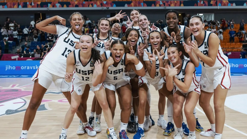 Gulbes un Laksas treneri nopelna zelta medaļu U19 Pasaules kausā