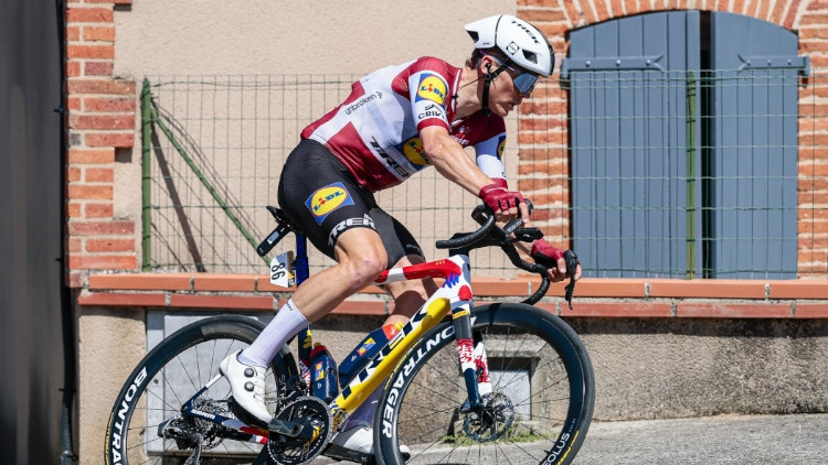 Skujiņa komandas biedrs otro reizi triumfē "Tour de France" posmā