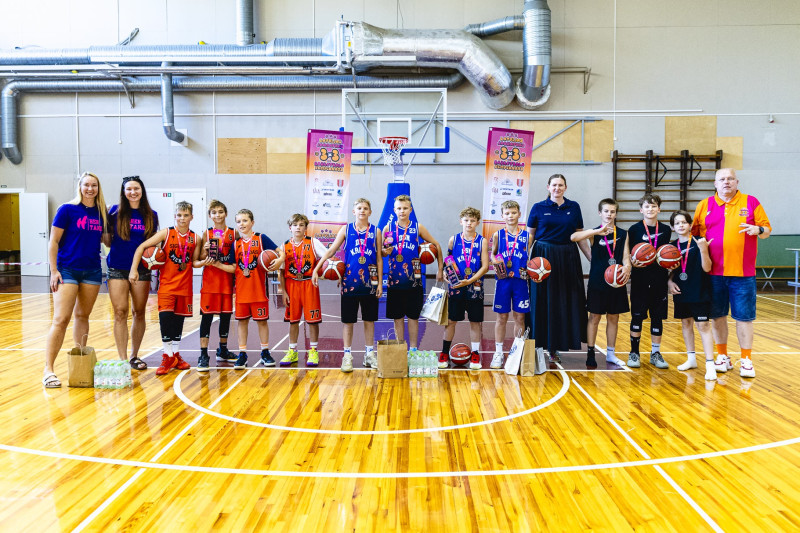 Latvijas Jaunatnes 3x3 basketbola čempionāta noslēgumā Zvejniekciemā U11 grupas zelta medaļas izcīna rīdzinieki