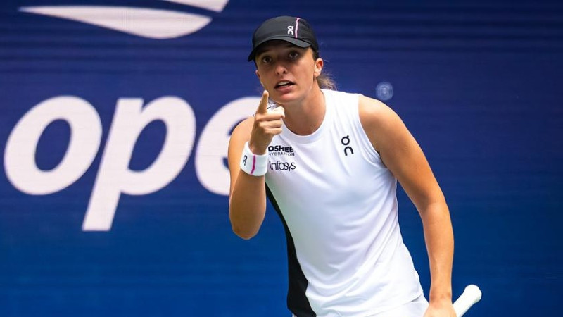 "US Open" triju setu spēlē Švjonteka uzvar 66. numuru, arī Gofa tiek tālāk