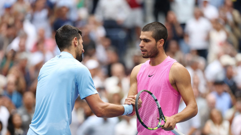 Alkarass pieveic Džokoviču, arī Sinners iesoļo "US Open" finālā