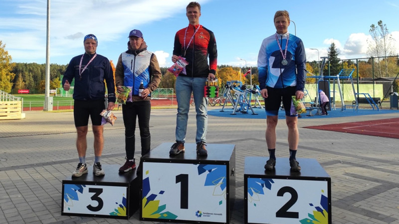 Latvijas velo orientēšanās čempionātā garajā distancē triumfē Sarksņa un Strazdiņa