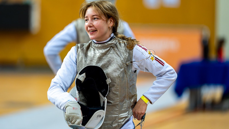 Ābeles vēsturiskā uzvara Zviedrijā EK kausā kadetiem – Latvijas paukotāju panākumu turpinājums šogad