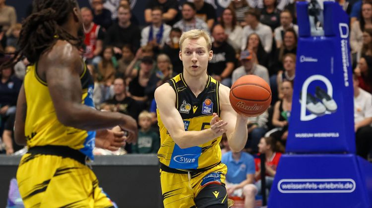 Skuja Vācijas Bundeslīgā debitē ar pirmā zaudējuma sarūpēšanu līdervienībai