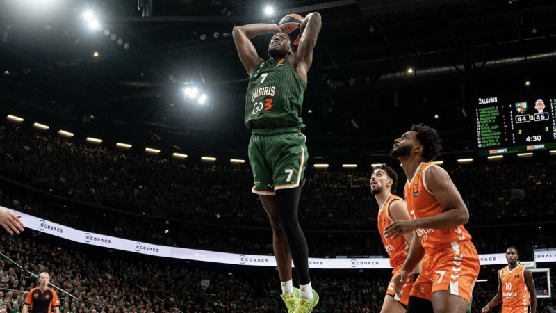 "Žalgiris" nostiprinās Eirolīgas augšgalā, Šmita komandas spēlē 44 punkti papildlaikos
