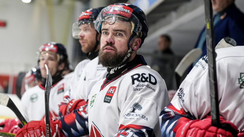 "Prizma" attālinās no sekotājiem, "Liepāja" smagi kapitulē Piņķos