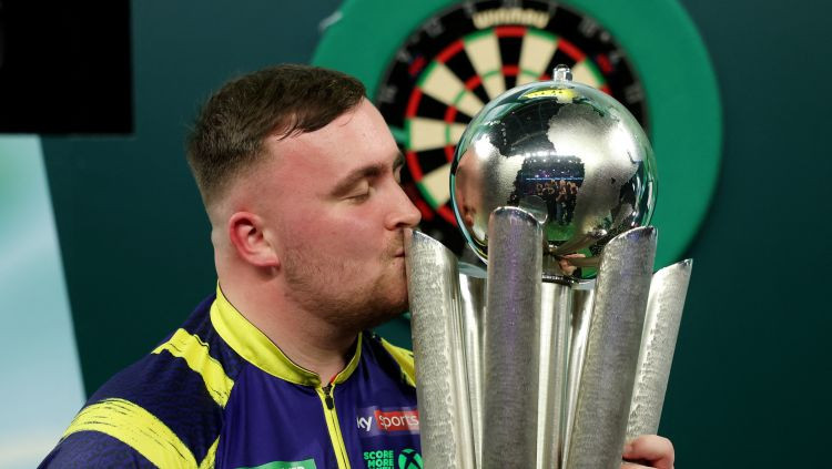 Šautriņu supertalants Litlers dominē PČ finālā un izcīna miljonu mārciņu