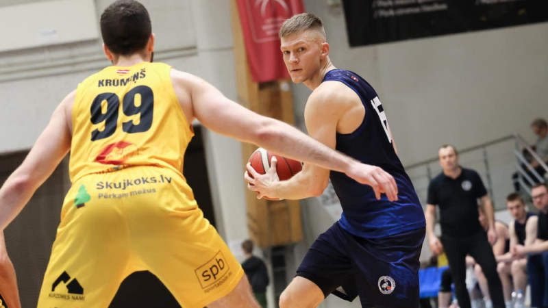 Riekstiņam un Migliniekam "double-double" dzērvju 11. uzvarā