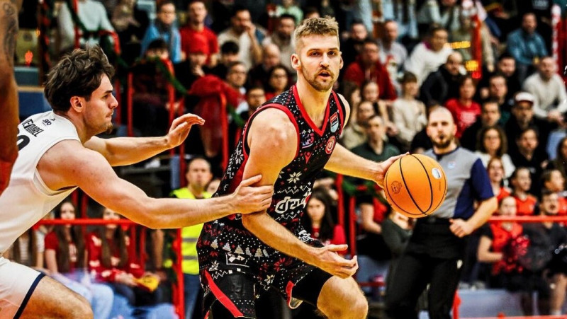 Progresējošajam Vīksnem 27+9 Austrijā, Blumbergs manāms Izmiras derbijā