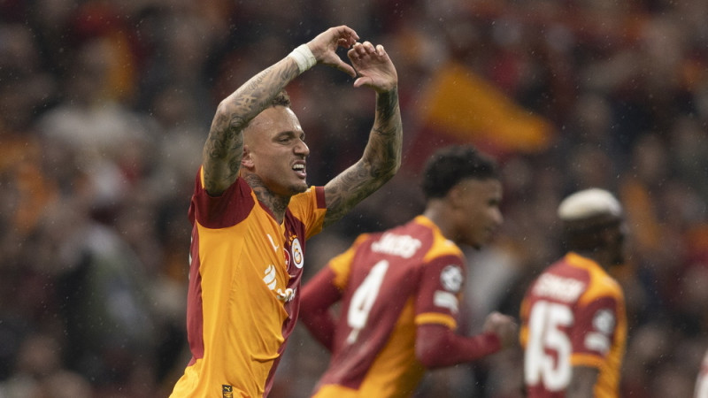 "Galatasaray" salauž turīniešus otrajā puslaikā un panāk trīs vārtu pārsvaru