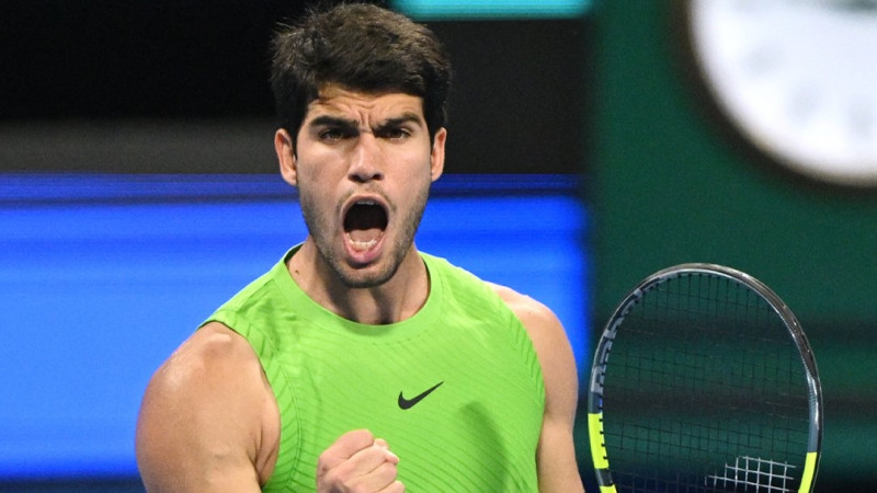 Alkarass atspēlējas un tiek Dohas pusfinālā, Sinners piekāpjas 20 gadīgajam