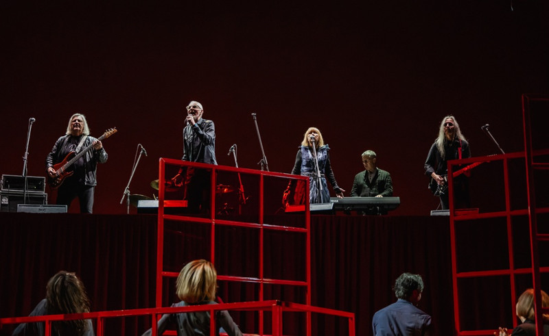 Valmieras teātris un “Pērkons” viesosies Dailes teātrī ar izrādi “Mēs, roks, sekss un PSRS”!