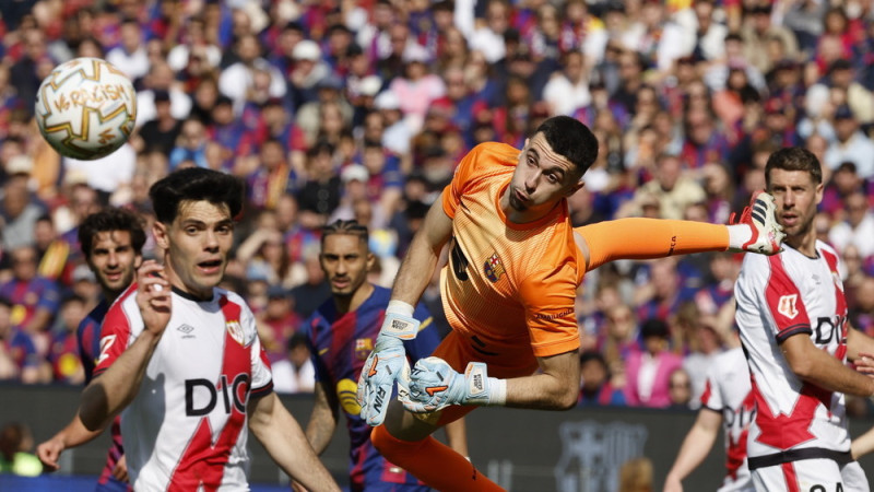 Garsija nosargā katalāņu cietoksni nepārspētu un atnes barsai sauso uzvaru